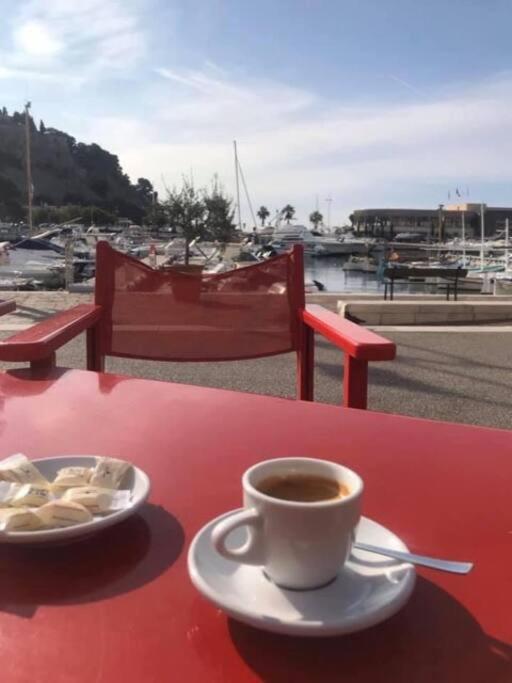 Duplex Au Coeur Du Village De Cassis Exteriör bild